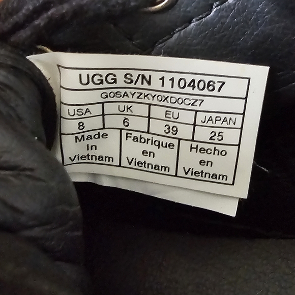 UGG black sneakers. Women's size 8. - Picture 2 of 5